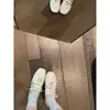Couro de ovelha macio~couro genuíno altura interna de 4cm-aumentando sapatos de treino alemães estilo balé para mulheres, cadarço com fivela dupla sapatos de corrida, sapatilhas Mary Jane casuais
