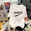 Nova Estilo Primavera e Verão Camiseta Estampada de Seda Leiteira de Manga Curta para Mulheres, Top Feminino de Nicho Solto e Versátil Celebridade da Internet