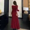 Vestido Asimétrico con Fruncidos Florales Rojos al por Mayor para Mujer, Ropa Interior Transfronteriza de Otoño e Invierno Vestido Largo Línea A