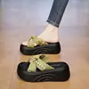 Sandalias que aumentan la altura pantuflas de mujer calzado casual de verano para exteriores para mujer tacones altos playa casual suela gruesa nuevo una correa pantuflas plataforma 2025