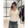 Blusa de tricô com decote V e babados, estilo doce OEM com renda emendada para mulheres, nova blusa básica slim fit de outono e inverno com design estiloso
