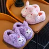 Novos Sapatos de Algodão Infantis Outono/Inverno 2026 para Meninas, Sapatos Fofos de Desenho Animado Confortáveis e Quentes com Forro de Pelúcia, Sapatos de Algodão para Meninos