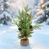 Enfeites de árvore de Natal simulados de vários tamanhos com base de juta, apresentando frutas vermelhas e pinhas, para decoração de mesa, janela e cena de Natal.
