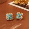 Pendientes de trébol de cuatro hojas turquesa azul de moda con circonita cúbica, una pulsera delicada y fresca con temática de bosque, y un collar elegante y de alta gama con un aire juvenil.