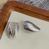 Brincos de Fio de Concha Populares Estilo Ins Europeu e Americano Brincos Geométricos de Metal Exagerados de Alto Padrão Transfronteiriços Brincos Venda por Atacado