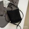 Bolso de Hombro de Moda para Viajes con Correa Ancha y Gran Capacidad para Mujer, Nuevo Modelo 2026, Bolso Cruzado Casual Simple y de Alta Gama