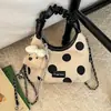Moda Transfronteiriça Versátil Bolsa de Mão com Estampa de Bolinhas Novo Verão 2026 Elegante e Única Bolsa de Ombro Transversal para Mulheres