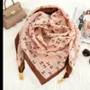 Bufanda Triangular Magnética para Mujer, Nuevo Estilo Otoño e Invierno 2025, Bufanda de Algodón y Lino de Seda, Pañuelo Cuadrado de Cuello de Alta Gama, Calentador de Cuello
