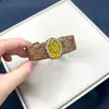 Novo conjunto de joias de quatro peças com estampa de cobra e nove caudas de raposa com esmalte amarelo, terno de joias de alta qualidade, original feito à mão com joias de strass