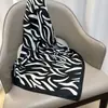 Rouyun Lenço de Seda Estampado Simples Feminino Grande Quadrado 90cm Seda Sarja Retro Versátil Xale Lenço de Cabeça para Viagem Atacado