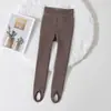 Leggings de invierno para niños de alta elasticidad, nuevo para otoño, con rayas verticales, protección catiónica en la cintura, ropa exterior elegante, con pies, venta al por mayor de fábrica