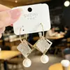 Pendientes de Aro Espiral con Circonita Zirconia Ultra-Hada Bañados en Oro Real Tacto de Alta Gama Cuentas Rojas Doble Gota de Agua Diseño de Nicho Ganchos para Oreja