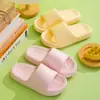Zapatillas de baño antideslizantes para uso doméstico en verano, zapatillas de baño sencillas para mujer, zapatillas cómodas para interior para hombre y parejas