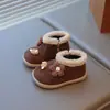 Sapatos de Algodão para Menininha com Acabamento em Lã de Cordeiro Botas Curtas de Princesa para Bebê Novo Estilo Inverno 2025 Botas de Algodão Quentes Antiderrapantes para Meninas e Crianças Pequenas