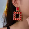 Brincos Pendentes Quadrados Vazados Cravejados de Diamantes Exagerados Europeus e Americanos Agulha de Prata Brincos de Tarraxa da Moda para Mulheres com Senso de Design e Estilo de Nicho