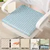 Cojín de asiento de espuma viscoelástica para sillas de oficina, adecuado para estar sentado mucho tiempo, para estudiantes, cojín de frijol de hielo de verano para sillas de comedor, almohadilla de asiento engrosada para uso en coche, rebote lento