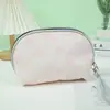 Bolsa de cosméticos de PU semicircular Bolsa de cosméticos de moda coreana impresión blanca bolsa de almacenamiento lavable portátil para viaje portátil