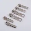Estoque Atacadista do Fabricante de Zíperes de Ferragem, Fivelas de Zíper de Liga de Zinco para Bolsas e Roupas, Fivelas de Zíper de Metal e Nylon de Alta Qualidade