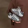 Sapatos Infantis com Biqueira Reforçada Anti-Chute 2026 Outono Novo Estilo Versátil para Meninos Estudante Casual Leve Sapatos Esportivos Infantis