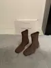 Botas Curtas Slim Femininas 2026 Primavera e Outono Novo Estilo Salto Bloco Salto Médio Meia Elástica Aveludada Botas Meia Calça Cor Nude Botas Nude Botas Martin Simples