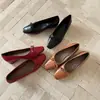 Sapatos Casuais Femininos Slip-On Estilo Retro de Corte Baixo 2026 Novo Modelo Laço Quadrado Aumenta Altura Sapatilhas