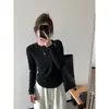 Camiseta de manga larga adelgazante de otoño con diseño de costuras visibles, top versátil adelgazante para mujer de primavera y otoño con hombros normales y alta elasticidad