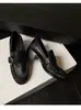 Sapatos de Couro Pequenos para Primavera e Outono Femininos Solado Macio Moda Início do Outono Estilo Retro Pregueado Sapatos de Salto Único Bico Redondo Britânico 2026 Mocassins Versátil