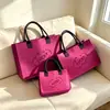 Bolsas de Feltro Personalizadas com Design de Logo de Acordo com Seus Desenhos, Bolsas Tote de Presente de Grande Capacidade, Sacolas de Presente Corporativas, Bolsas de Mão de Feltro