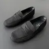 Outono de 2026 Novo Elegante Versátil Slip-on Estampa de Vaca Retrô Plano Sapatos Britânicos Comércio Exterior Atacado