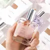 1 Pieza de Perfume Femenino Gardenia Pura Té Verde de Montaña Fragancia Ligera de Larga Duración Popular en Douyin Perfume para Estudiantes Venta al por Mayor