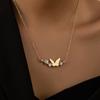 Collar con colgante de amor de estilo coreano, sencillo y moderno, para mujer, con diseño de nicho rojo en línea, cadena de clavícula con mariposa incrustada con diamantes.