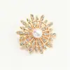Broche de trébol de cuatro hojas de lujo con diamantes, pequeño pasador de aleación para trajes de mujer, chaquetas, cárdigans y decoraciones de cuello