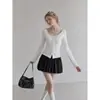 Camiseta ummoimoi de manga longa com gola U e babados em renda branca, doce e que rejuvenesce, slim fit, imitando duas peças, para o início do outono