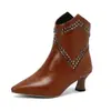 40-50 Talla Grande Europea Comercio Exterior Transfronterizo Otoño/Invierno Botas de Mujer Remaches Metálicos Tacón Medio Cremallera Trasera Botines Botas Cortas Mezclilla