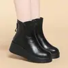 Botas Martin macias, versáteis e estilosas, confortáveis, coleção outono/inverno 2026, botas femininas com forro de fleece, bico redondo, sola grossa e design que aumenta a altura.