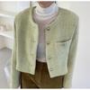 Chaqueta corta de lana ajustada de estilo Chanel, elegante, de cuello redondo y manga corta, disponible en Corea del Sur en otoño de 2024.