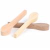 Juego de tres piezas de cuchara de madera cortada sin patrón ni decoración para que la use el bebé