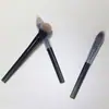 Pincel para Blush Cremoso Angulado M65 Inspirado em Celebridades com Cerdas de Fibra Macia para Aplicação Natural de Maquiagem, Amigo para Iniciantes
