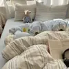 Conjunto de Roupa de Cama Fresco e Simples de Quatro Peças Novo Estilo 2026, Lençol Lavável, Capa de Edredom, Lençol com Elástico, Adequado para Dormitório e Uso Doméstico, Conjunto de Três Peças