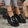 Comércio Exterior Transfronteiriço Outono 2026 Novos Mocassins de Tamanho Grande com Solado Grosso para Mulheres, Sapatos de Couro Slip-On Estilo Britânico Universitário