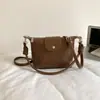 Bolso Femenino para Axila 2026 Nuevo Modelo de Verano, Popular y Exquisito Bolso de Hombro para el Trabajo, Bolso Cruzado Tipo Cubo para el Día a Día