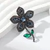 Broche de Flor Retro de Lujo Accesible de Gama Alta, Exquisito Ramillete de Cristal de Gama Alta, Elegantes Accesorios de Pines de Planta Elegantes