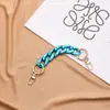 Correas de hombro de moda europeas y americanas al por mayor, cadenas acrílicas, cadenas para debajo del brazo, accesorios para ropa, accesorios de correa para bolso personalizados, cadenas para teléfono móvil