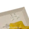 Pendientes de Pétalo con Concha Blanca Frescos y Minimalistas, Pendientes Exquisitos de Gama Alta de Nicho Que Hacen que los Rostros Cuadrados y Redondos Luzcan Más Delgados, Venta al por Mayor