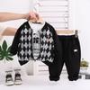 Roupa de Outono para Meninos Nova Estilosa Roupas Infantis para Bebês Primavera e Outono Casual Baseball Conjunto de Três Peças Moderno