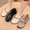 Producto popular de comercio exterior en Douyin: Zapatos de suela blanda para mujeres de mediana edad y mayores, transpirables, antideslizantes, sandalias caladas para madres