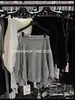 Thirteen Lines 2025 Otoño Temprano Nuevo Estilo Coreano Moderno Más Fácil de Combinar Delgado Hombro Oblicuo Manga Larga Suéter para Mujer Holgado Casual Superior