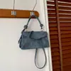 Outono de 2026 Nova Bolsa Transversal Estilosa Texturizada Quadrada Pequena Retrô Bolsa de Ombro Simples Versátil Feminina Tendência Atacado Bolsas Femininas
