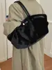 Bolso de felpa para axila de gran capacidad de moda transfronteriza, bolso estilo cesta de verduras de alta calidad, bolso de hombro tipo tote versátil, simple y moderno