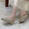 Sapatos Peludos Quadrados Retro Estilo Francês para Mulheres, Nova Moda 2026 Versátil Ultra-Estilosos Rasteirinhas de Tira Única com Bico Aberto